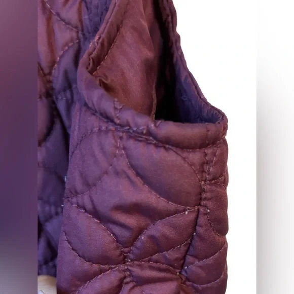 EDDIE BAUER Full Zip Mock Neck Plum Floral Print Puffer Vest Women's Size S - Picture 5 of 9
